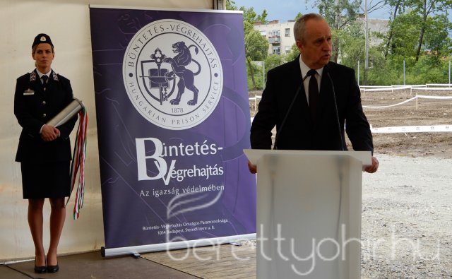 Börtönkórház alapkőletétele 23